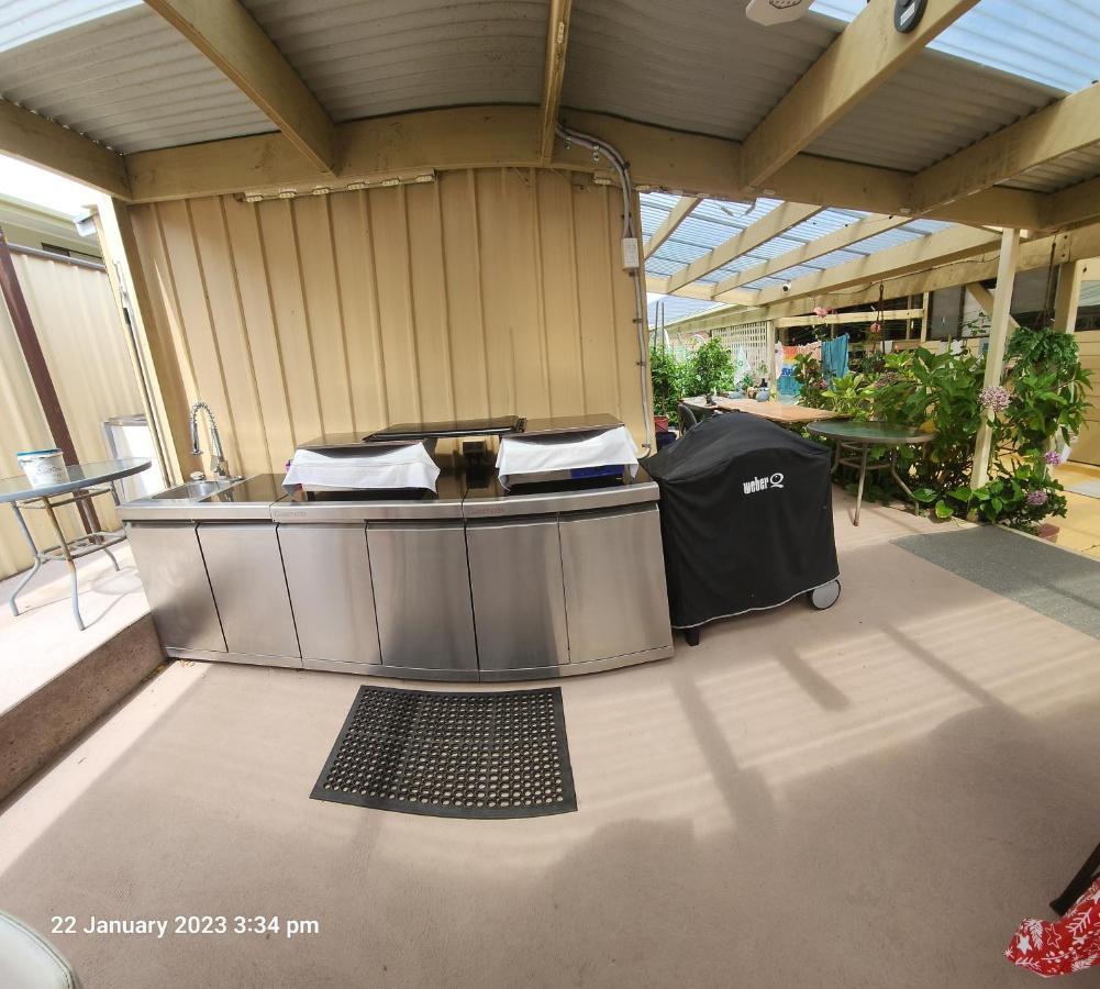Traplins Accomodation Lakes Entrance Ngoại thất bức ảnh